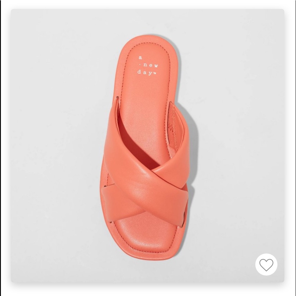 Womens daisy cross and slide